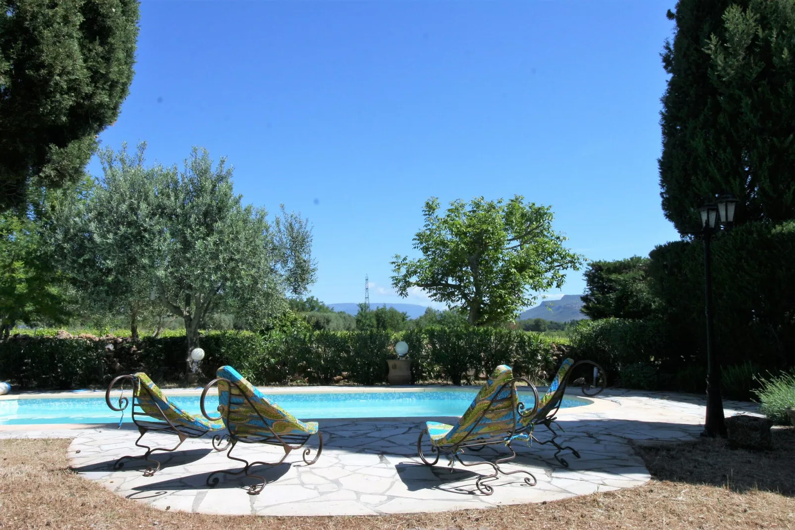 Entre les vignobles-Pool