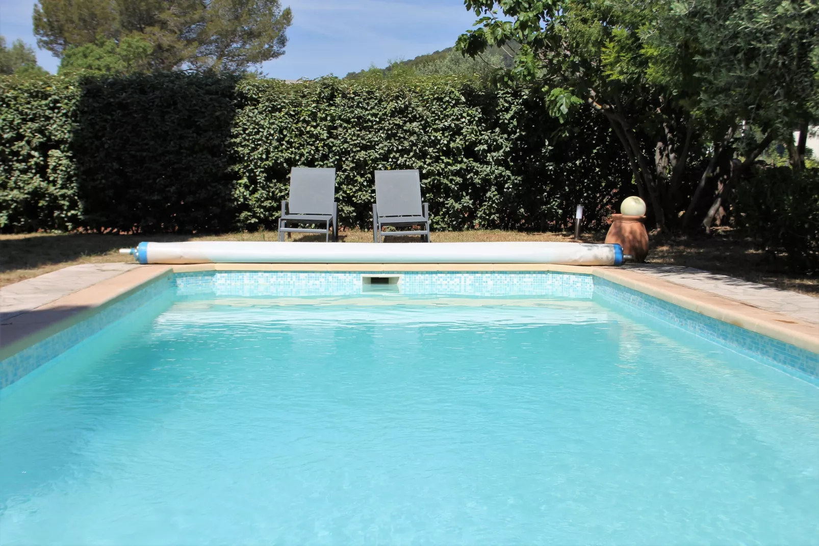 Entre les vignobles-Pool