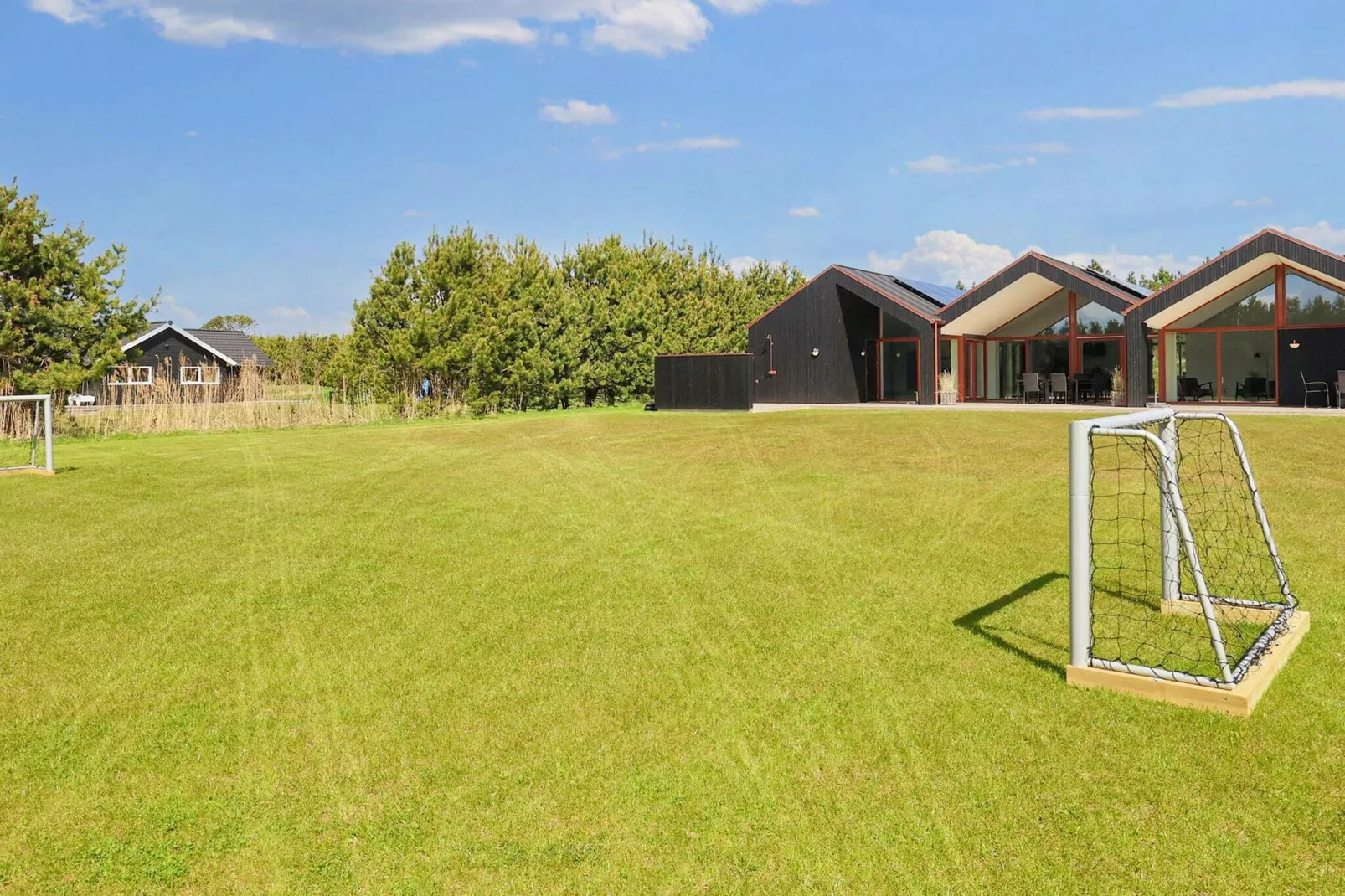 10 person holiday home in Jerup-By Traum-View