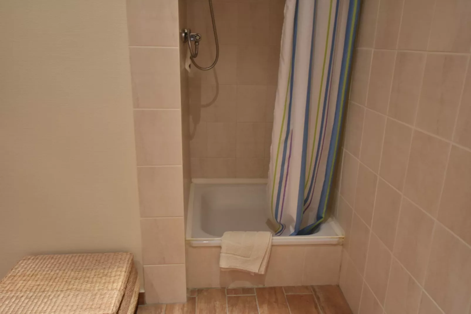 Altes Bauernhaus / Hofblick-Bathroom