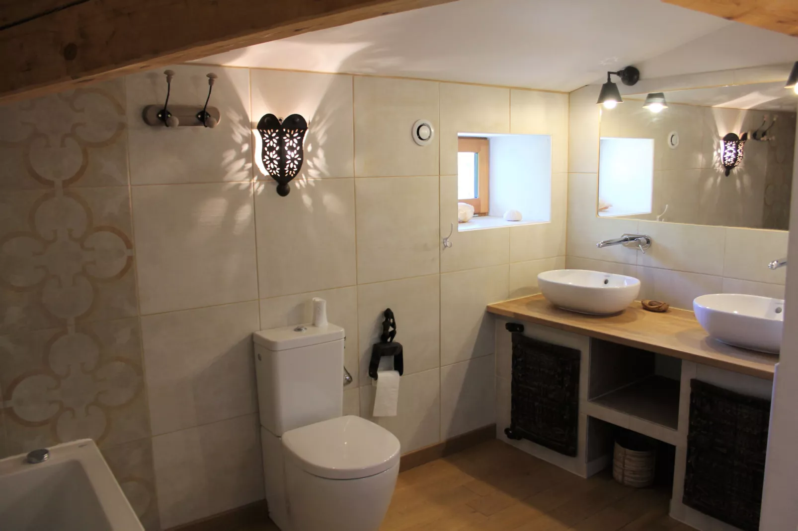 Entre les vignobles-Bathroom