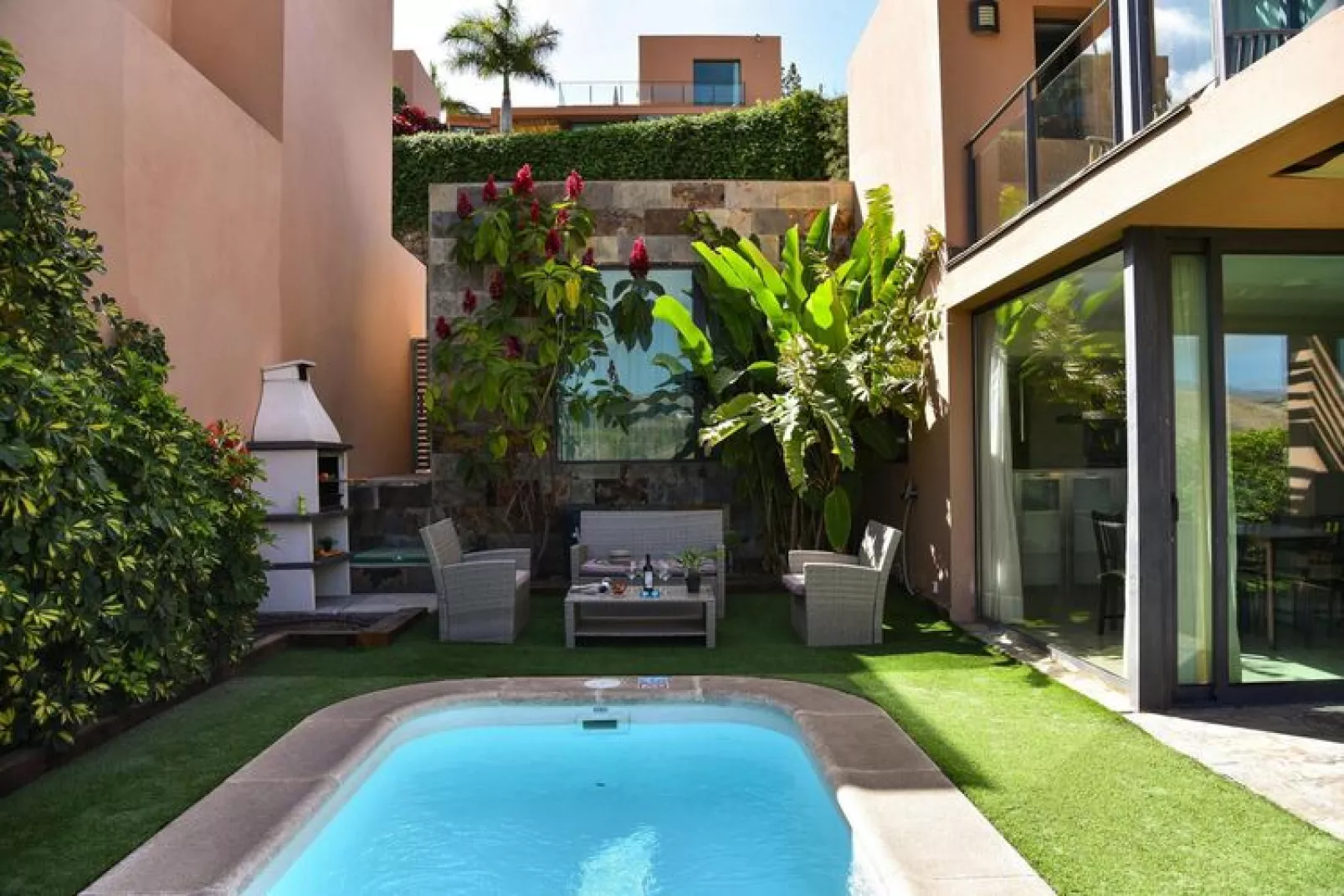 Los Lagos 13-Pool