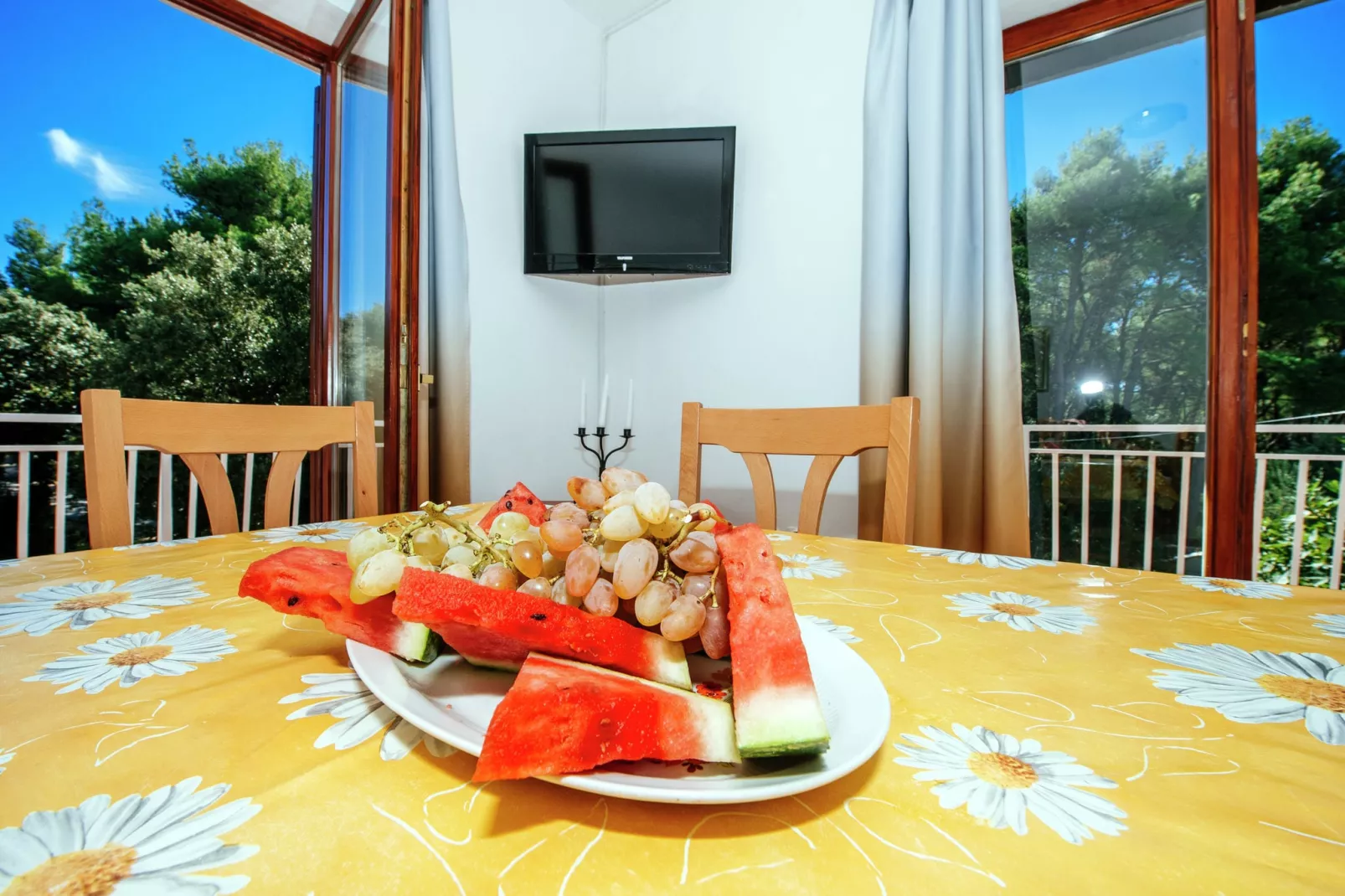 Apartment Jelenka-Dining room