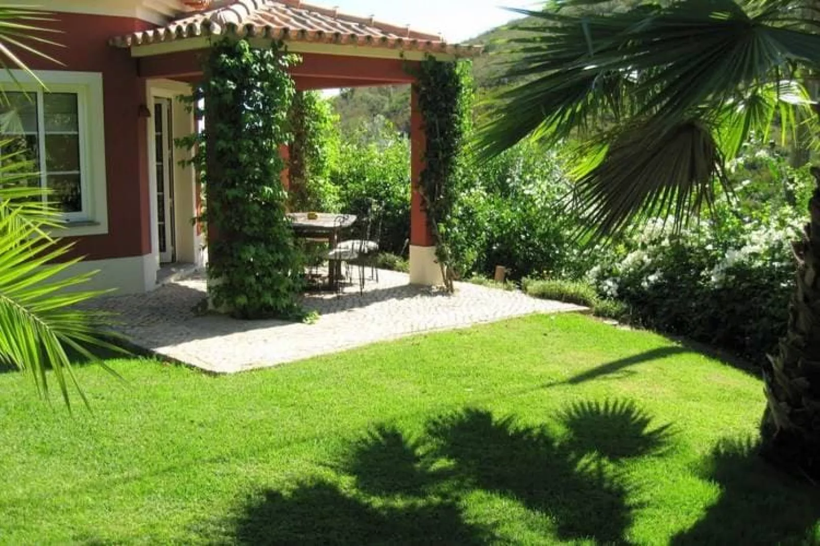 Villa Ribeira do Banho-Gardens summer