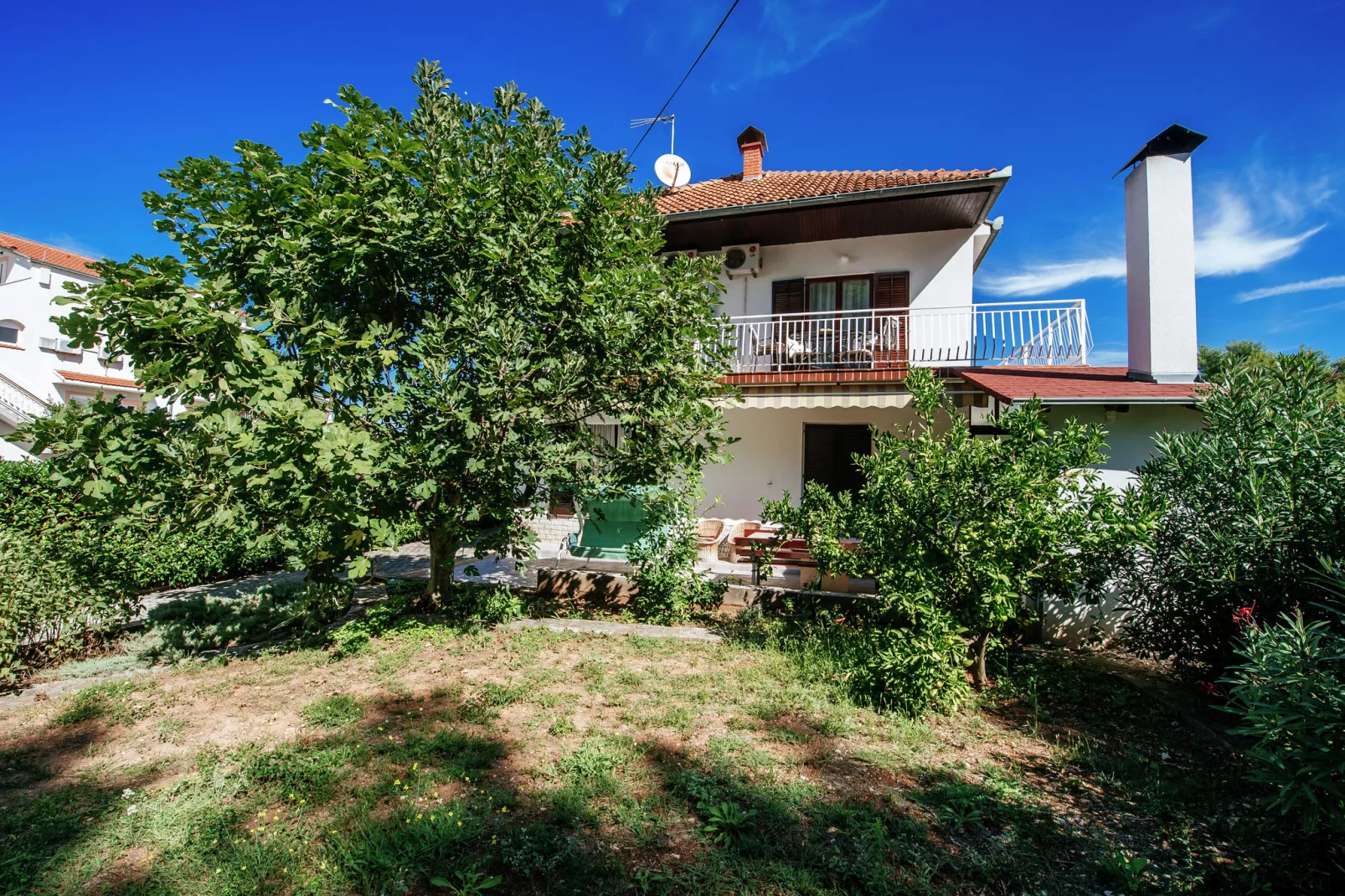 Apartment Pakostane-Exterior summer