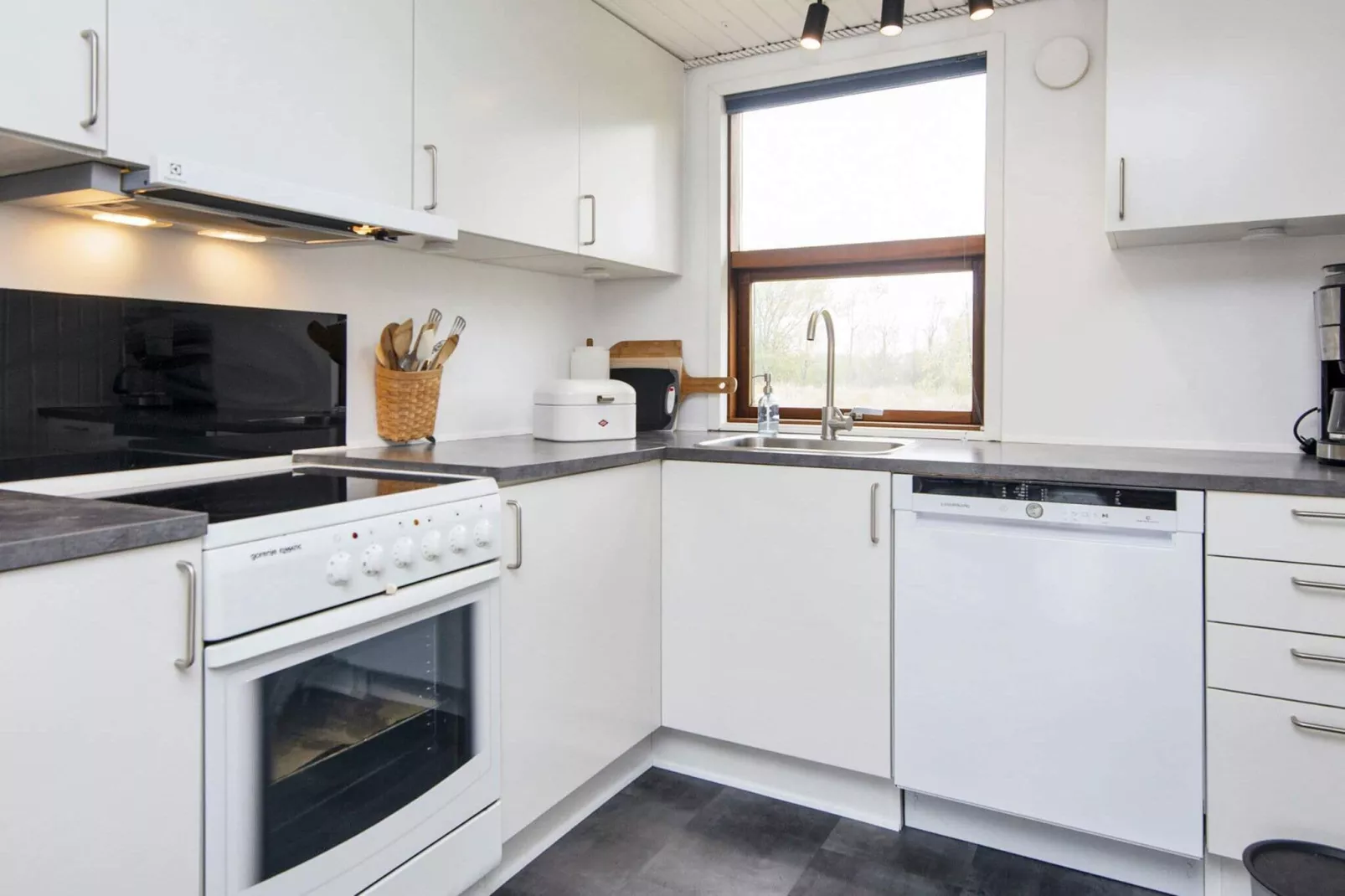 6 person holiday home in Hemmet-By Traum-Indoor