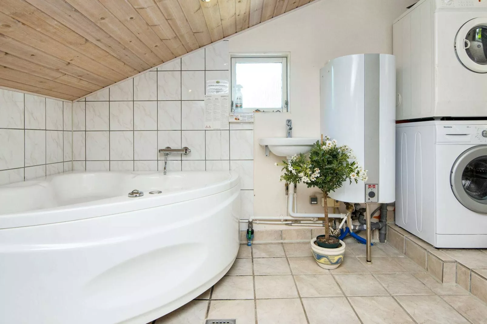 6 person holiday home in Hemmet-By Traum-Spa
