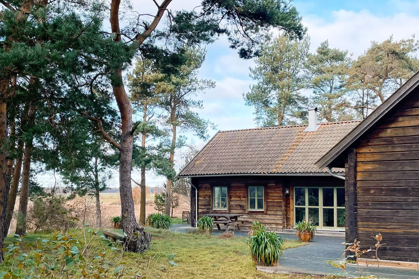 4 Sterne Ferienhaus in YNGSJÖ-By Traum-Außenbereich