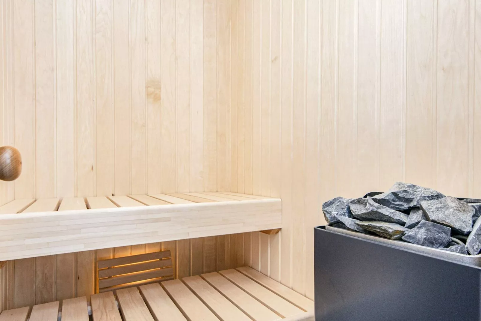5 Sterne Ferienhaus in Augustenborg-By Traum-Sauna