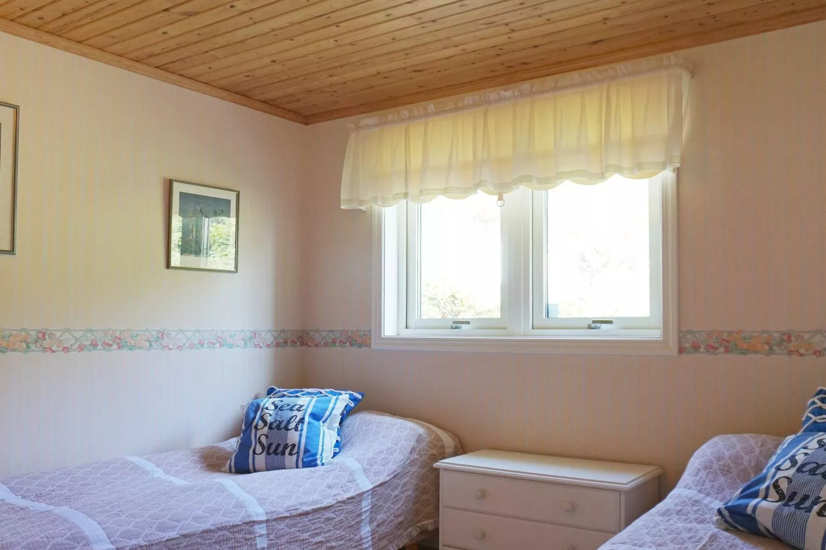 4 star holiday home in Hamburgsund-Indoor