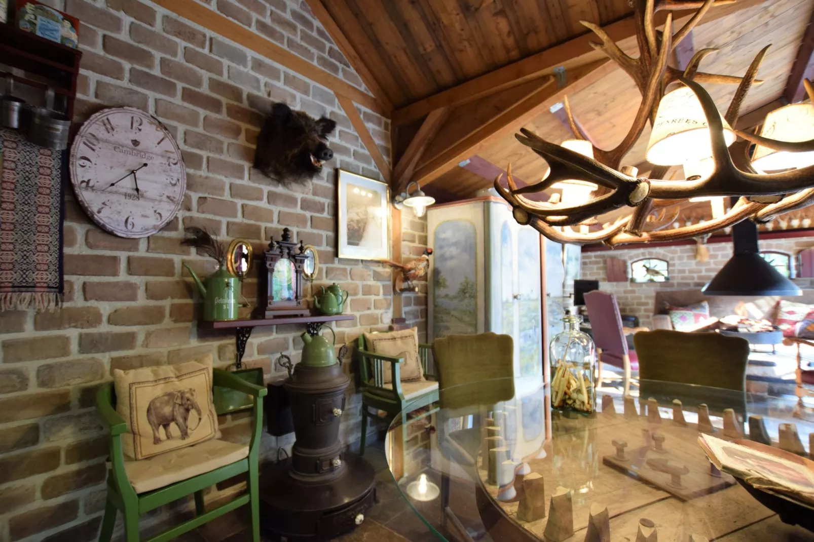 Ons Nestje-Dining room