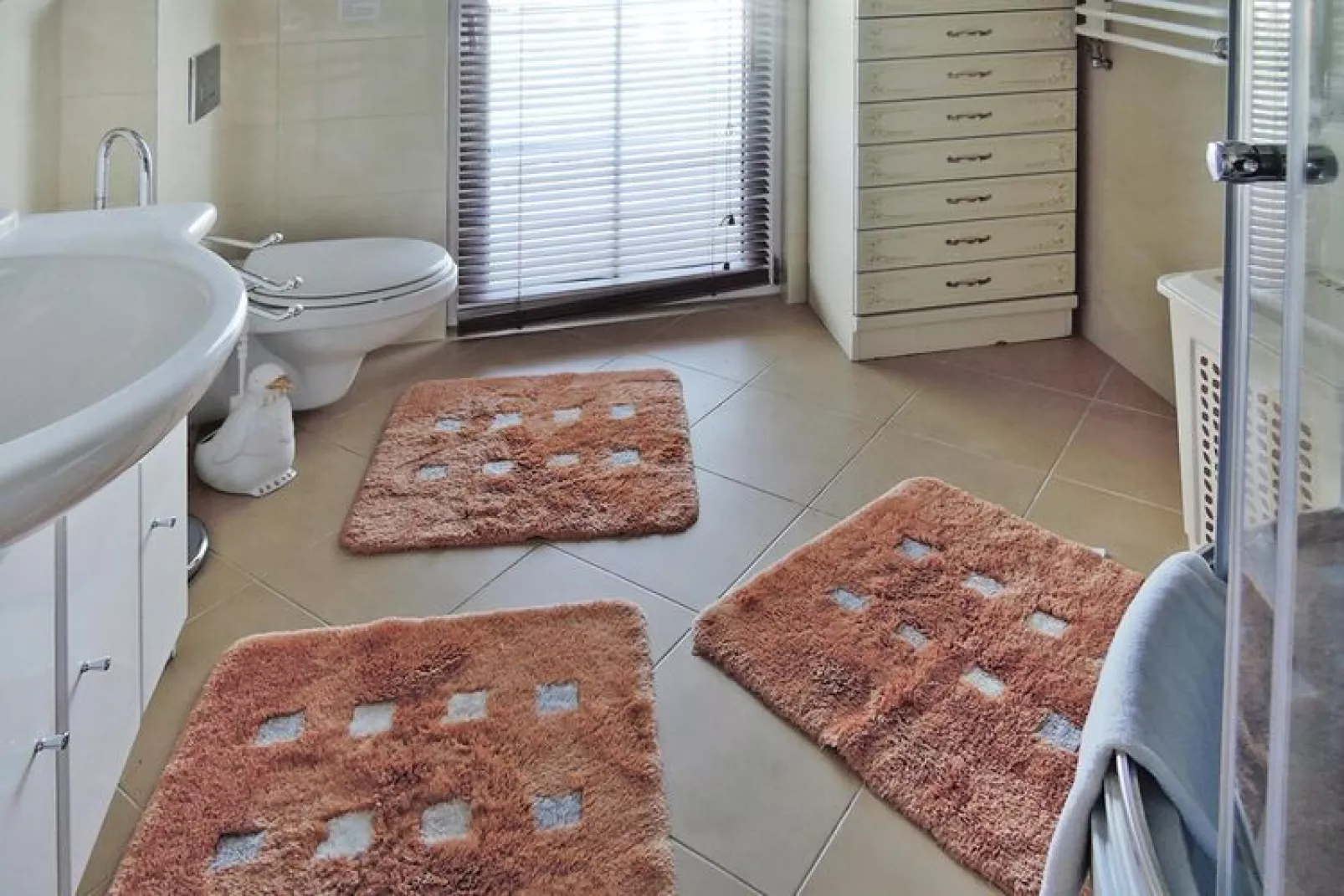 Holiday Home in Nowe Warpno Oranges Haus-Bathroom