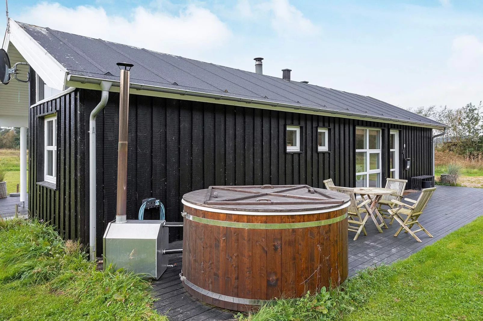 6 Personen Ferienhaus in Øster Assels-By Traum-Wellnessbereich