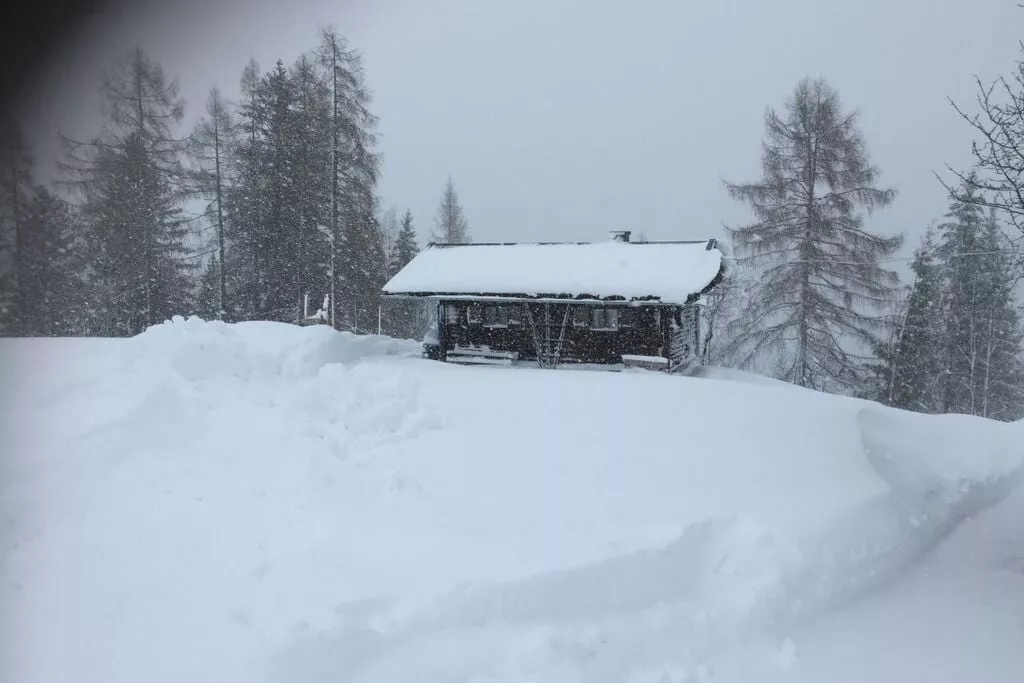 196669-Exterior winter