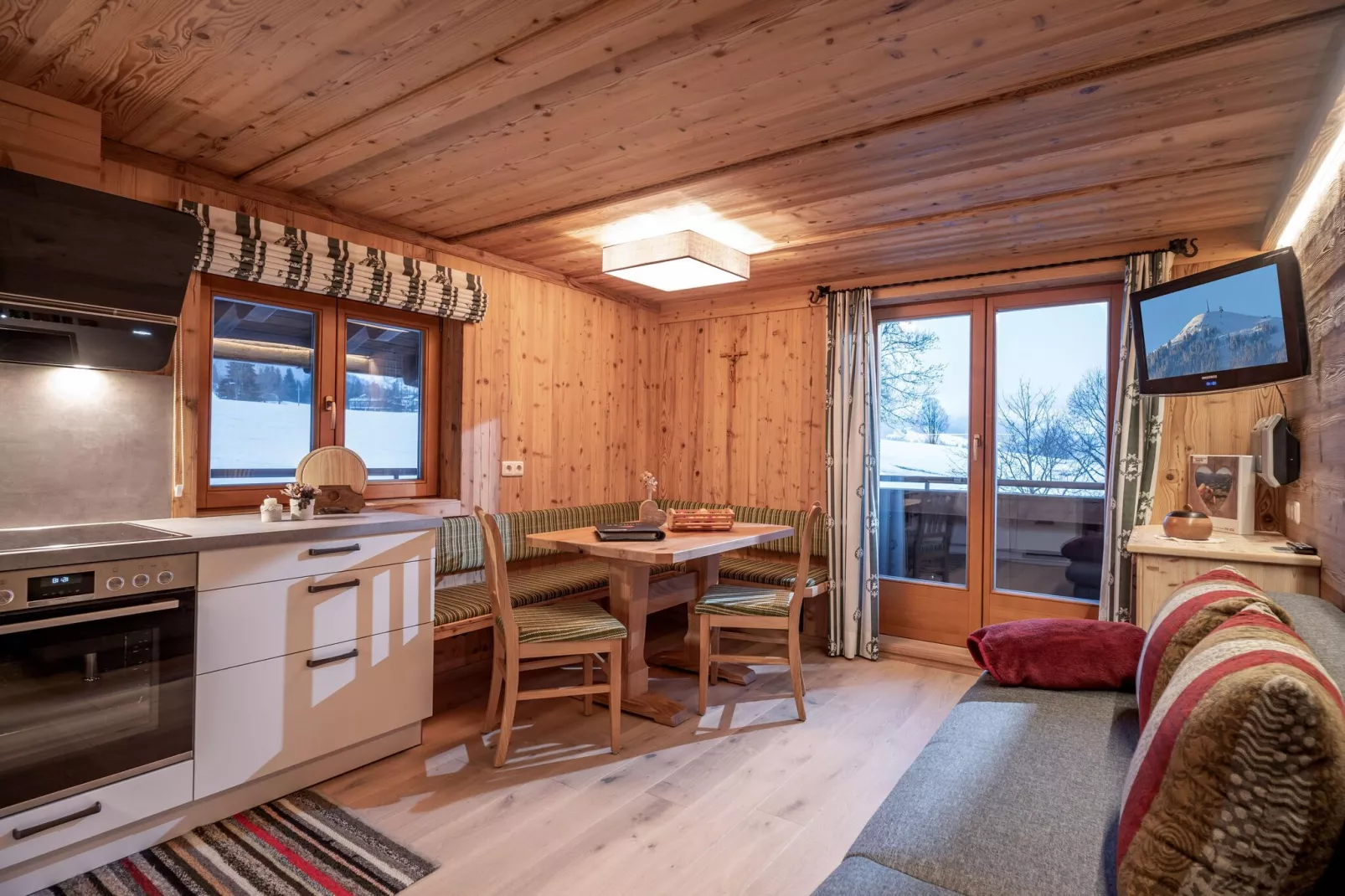 Alpenrose-Dining room