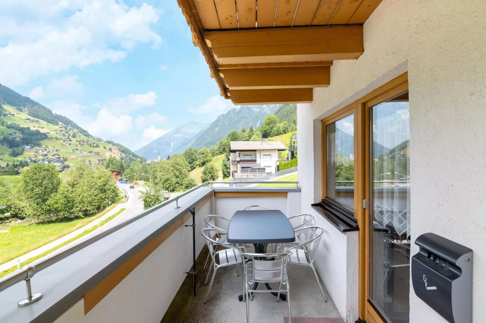 Apartment 4-6/1-Terrace balcony