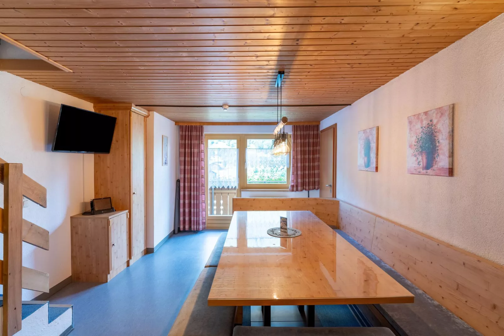 Apartment 4-6/3-Wohnzimmer