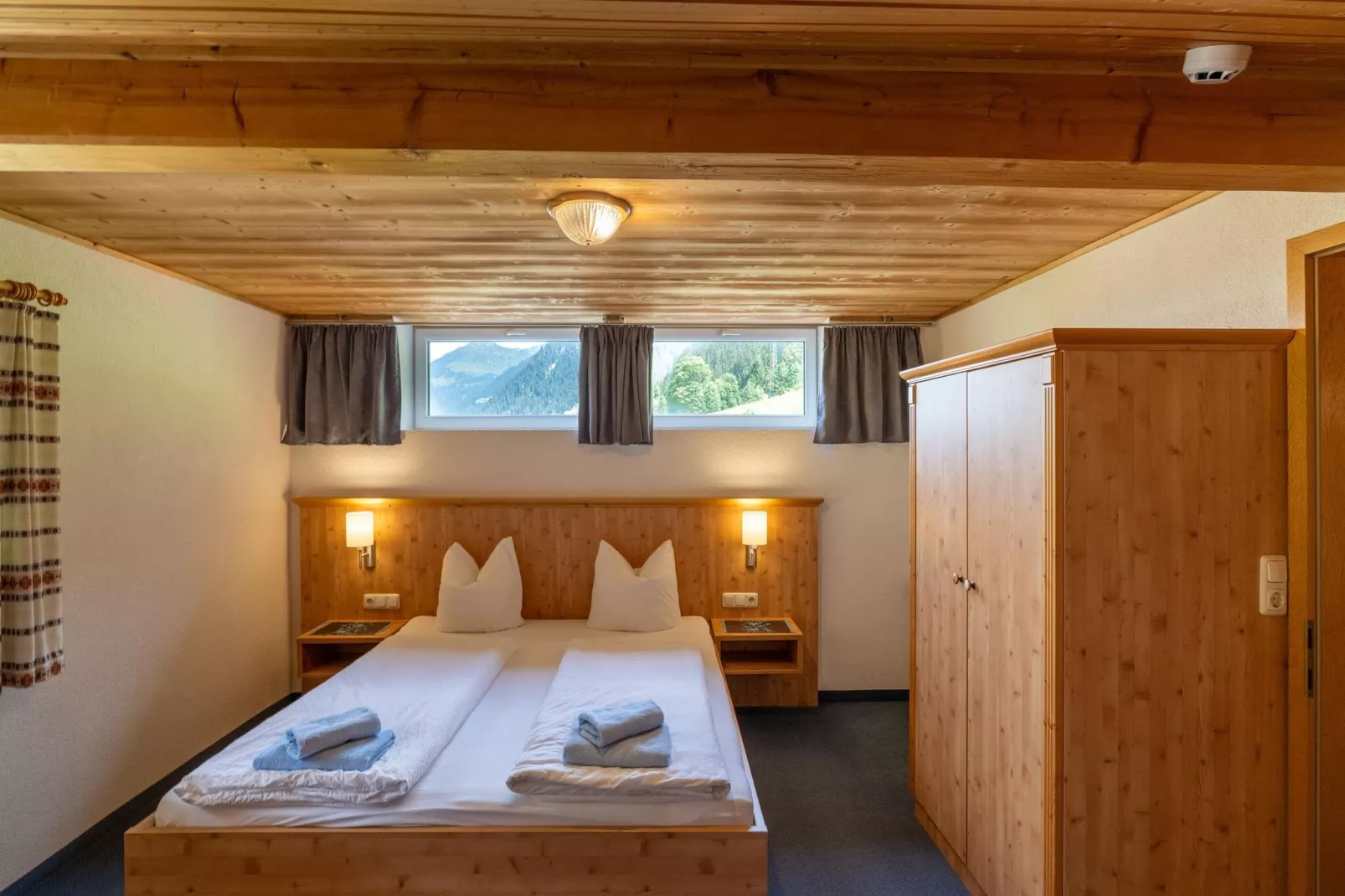 Apartment 4-6/3-Schlafzimmer