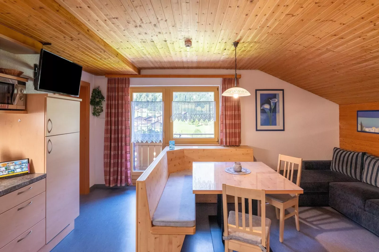 Apartment 4-6/2-Wohnzimmer