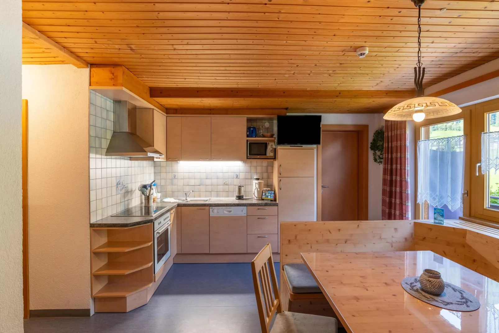 Apartment 4-6/2-Esszimmer