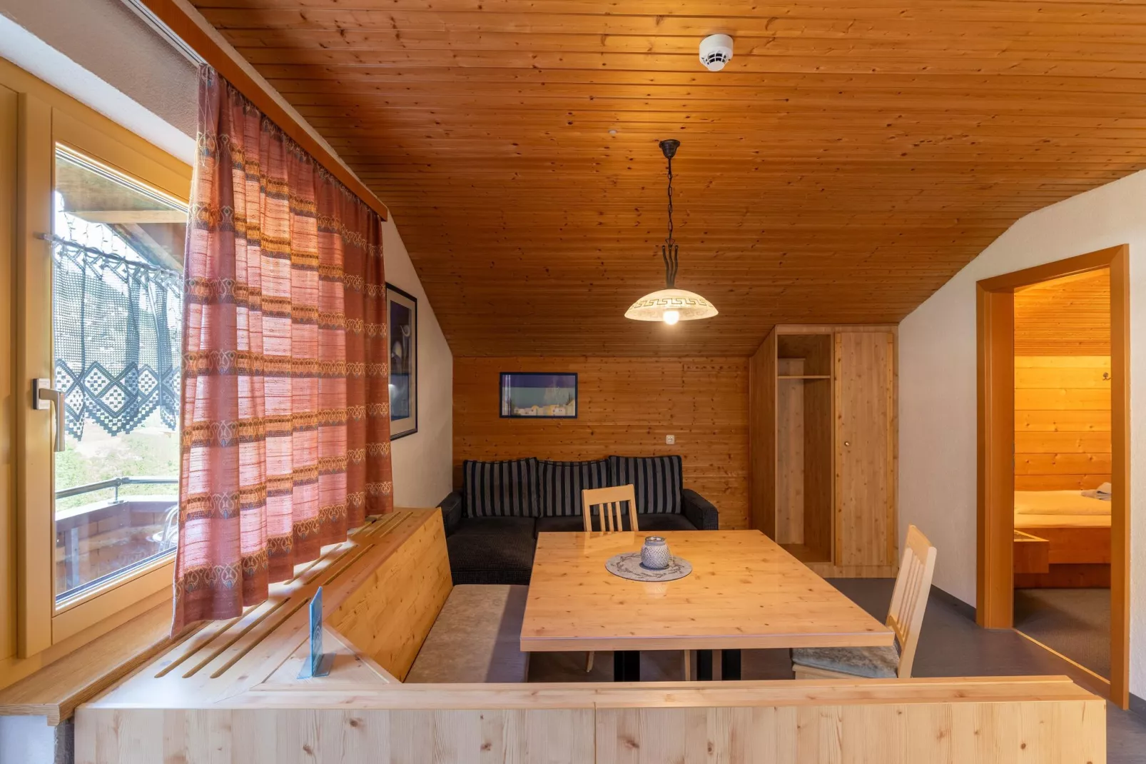 Apartment 4-6/2-Wohnzimmer
