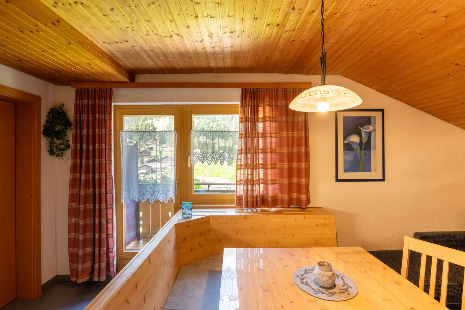 Apartment 4-6/2-Esszimmer