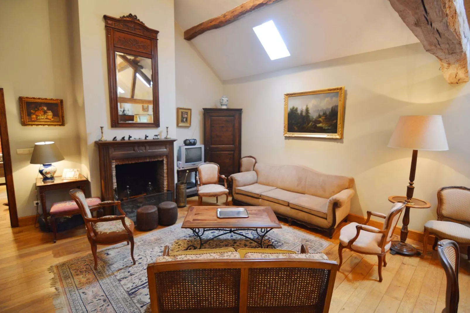 La Cathédrale-Living room