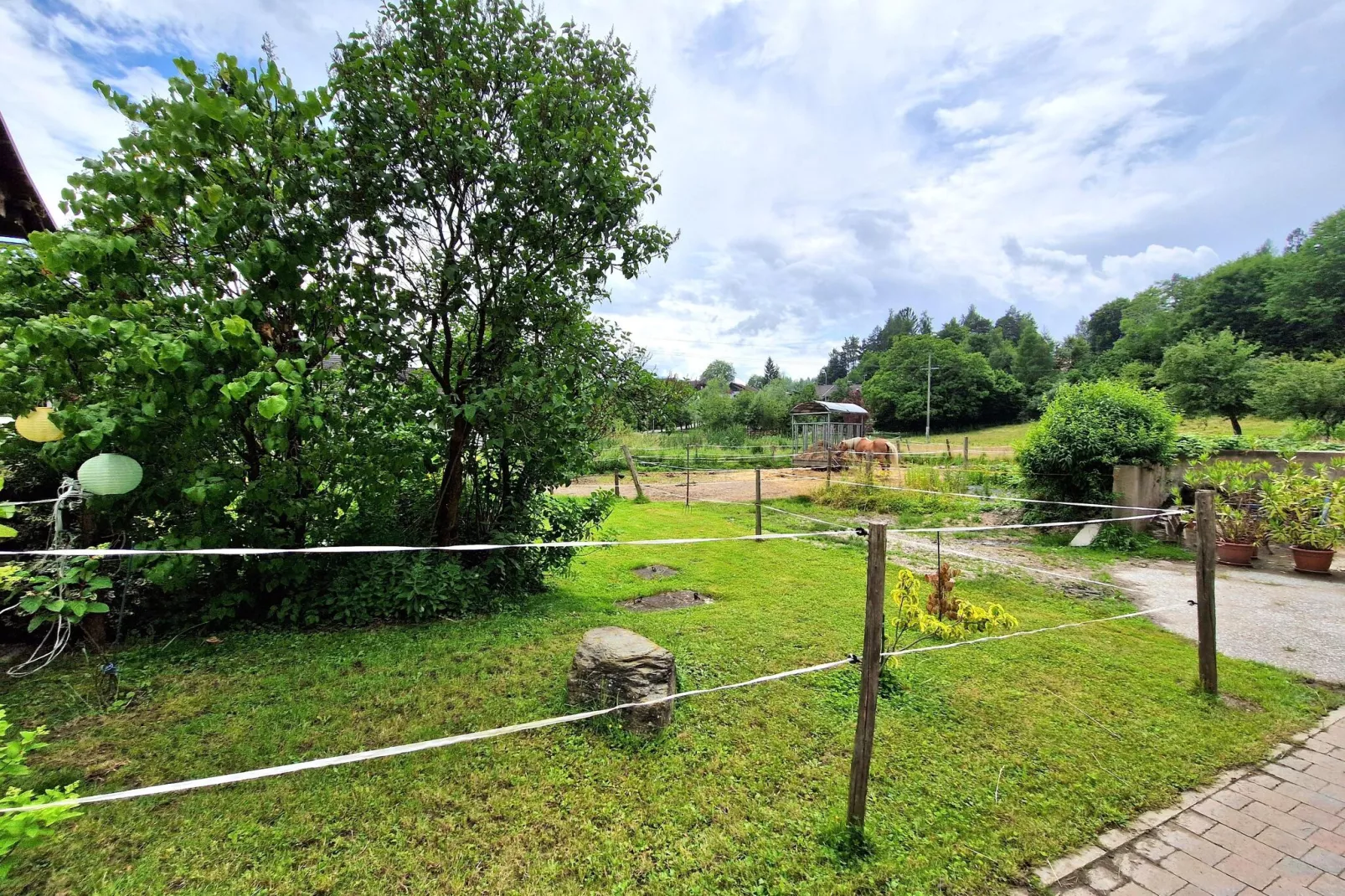Bettinas Ferienwohnung OG-Vue d'été