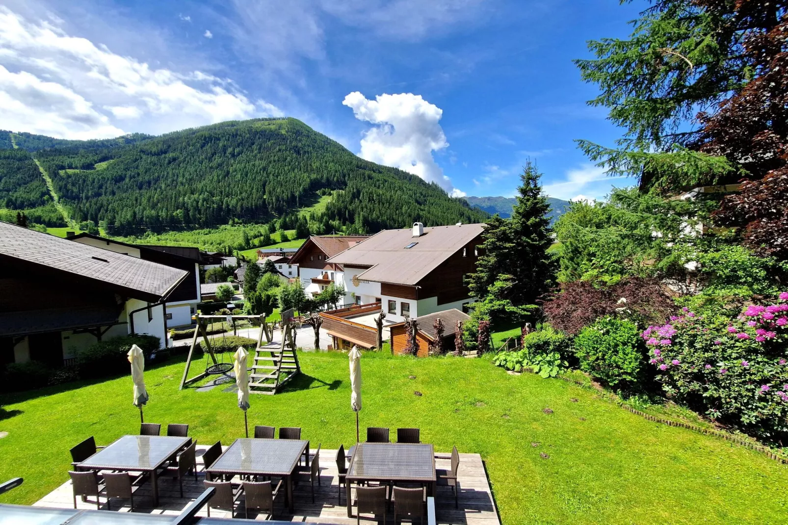 Alpenkatze-Terrace balcony