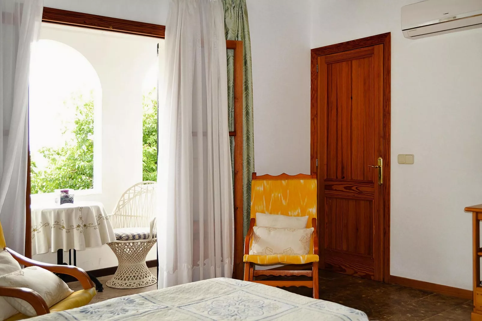 Estudio-(+/-) Estudio-Bedroom