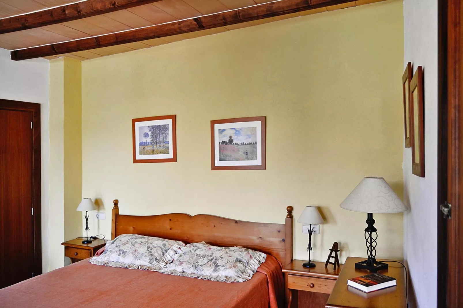 Estudio-(+/-) Estudio-Bedroom