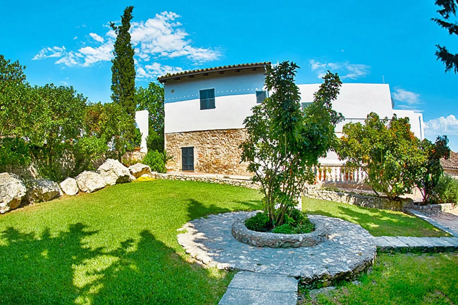 Estudio-(+/-) Estudio-Gardens summer