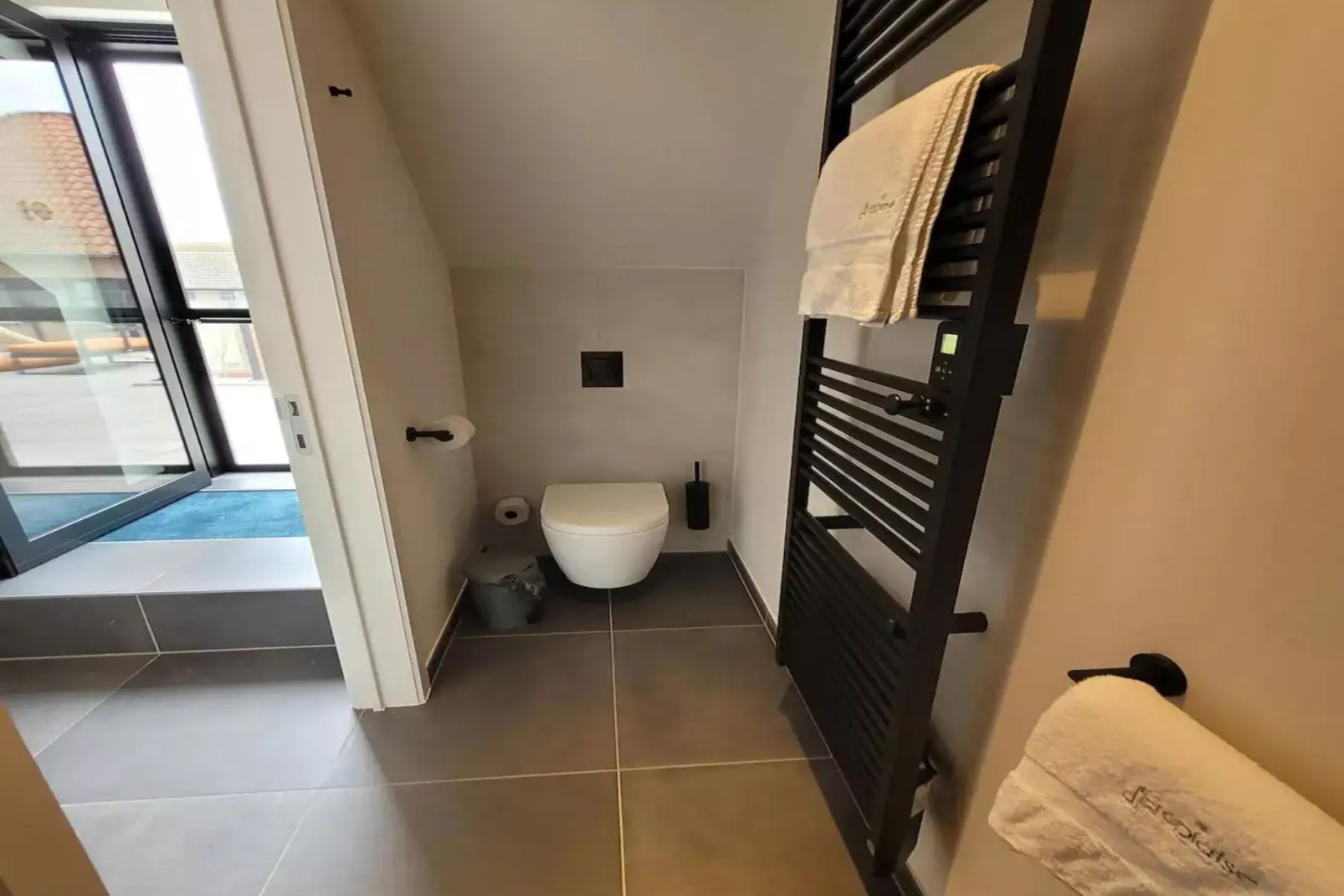 D'Ereplatse comfortkamer-Badezimmer