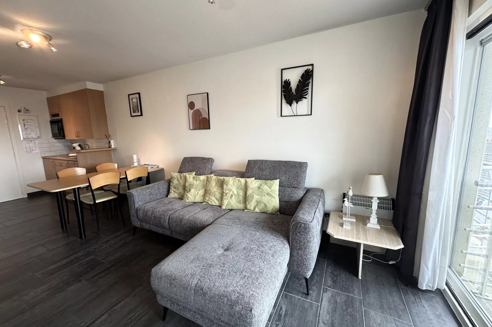 Ocean Suites 717-Living room