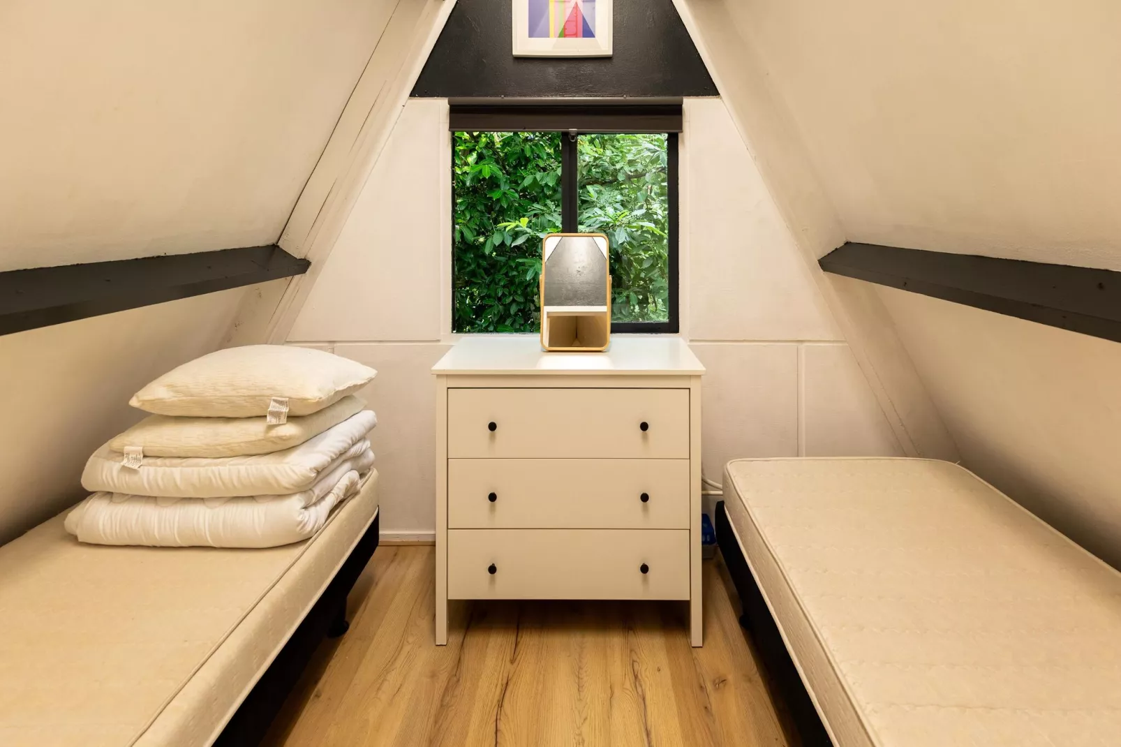 Soor & Long-Bedroom