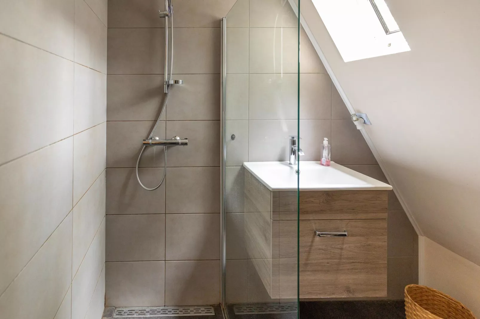 Soor & Long-Bathroom
