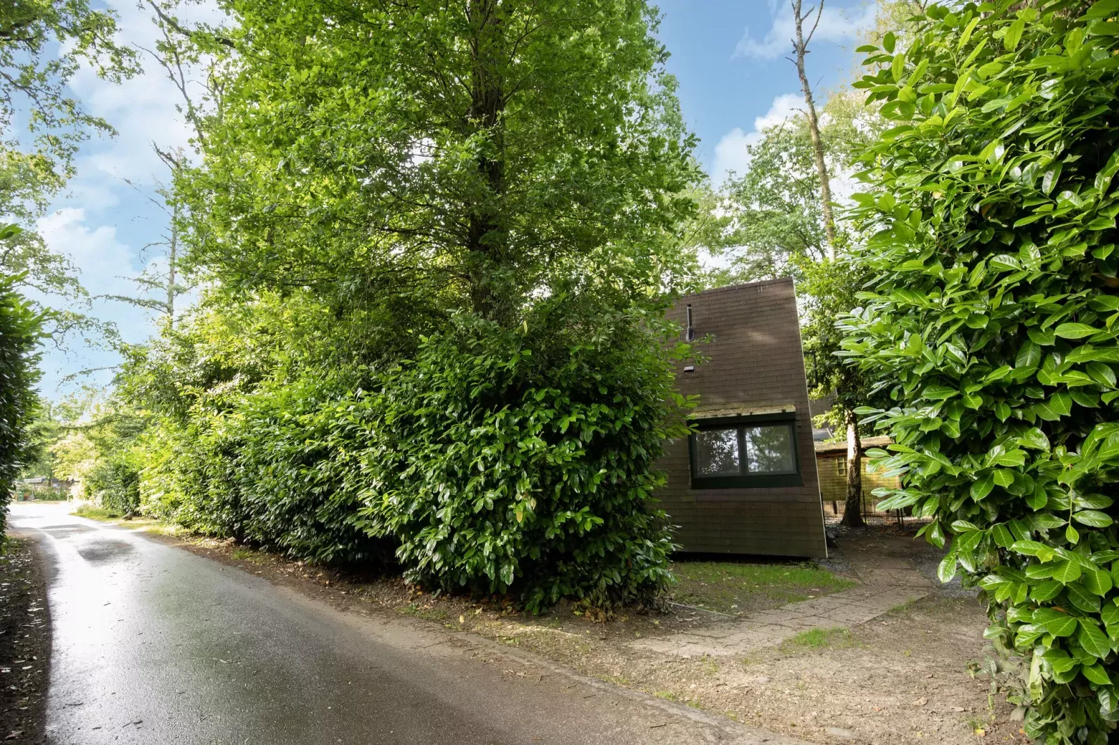 Soor & Long-Exterior summer