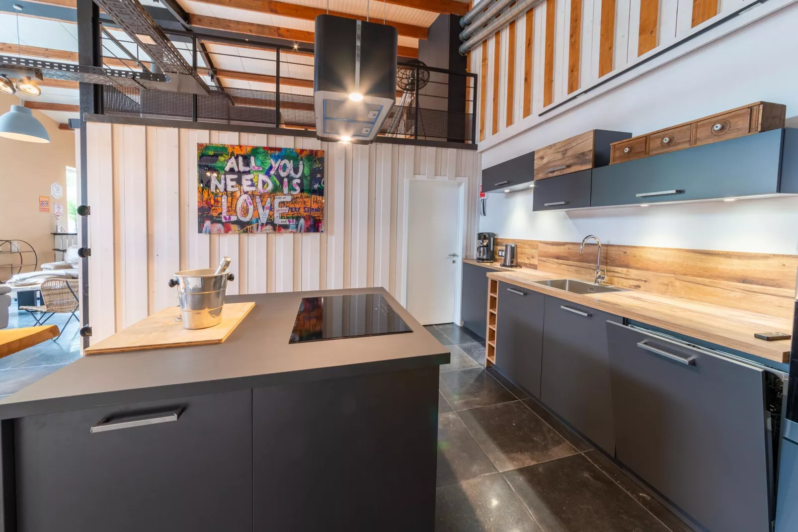 Gite à la ferme avec Piscine intérrieur  sauna et bains à remous-Cuisine
