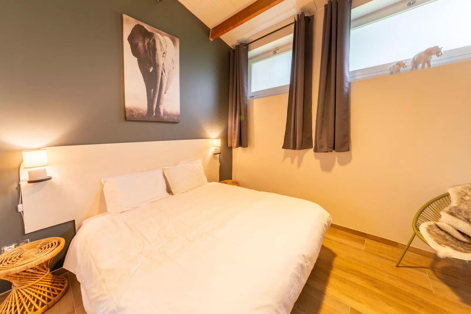 Gite à la ferme avec Piscine intérrieur  sauna et bains à remous-Chambre