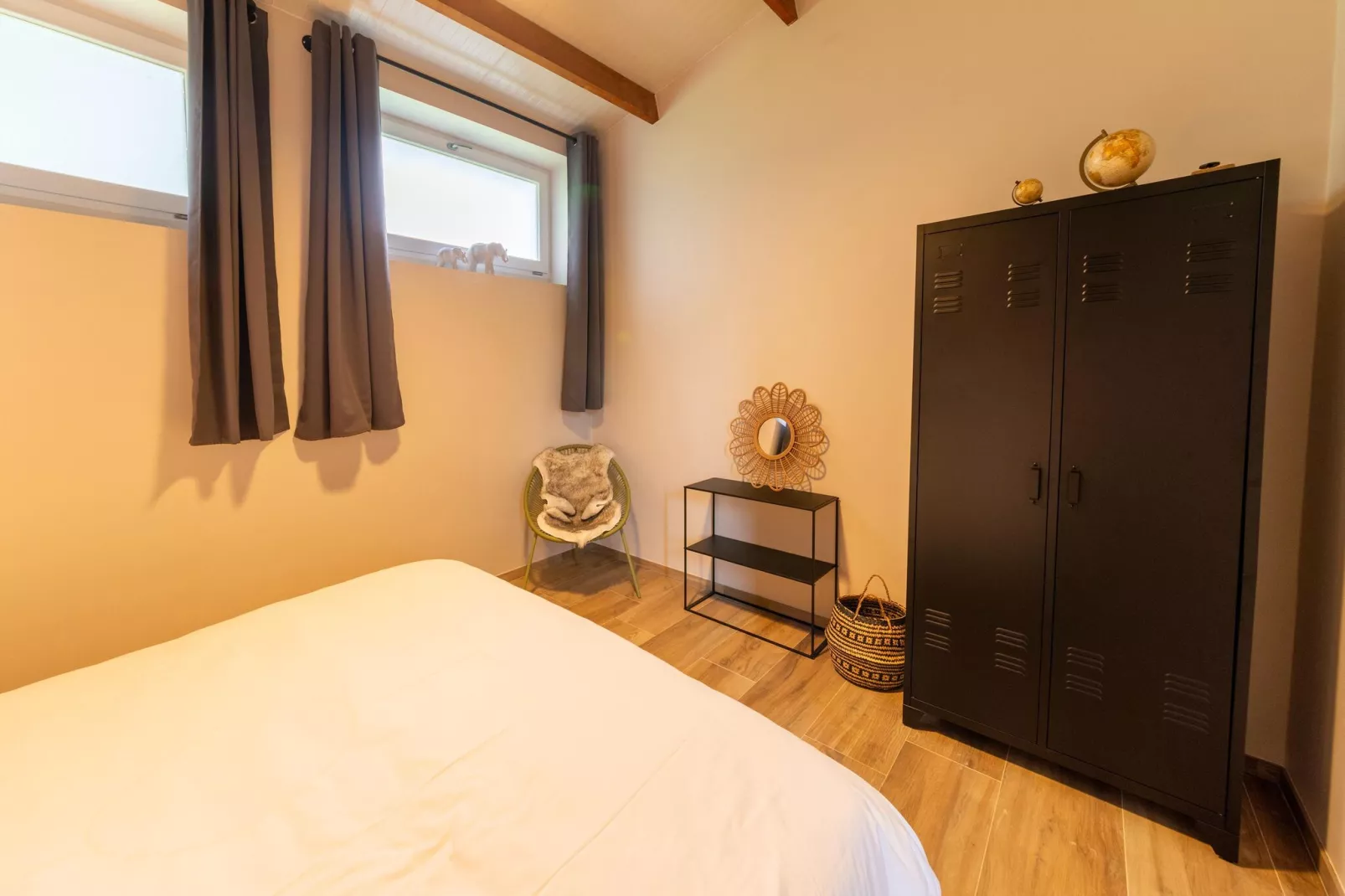 Gite à la ferme avec Piscine intérrieur  sauna et bains à remous-Chambre