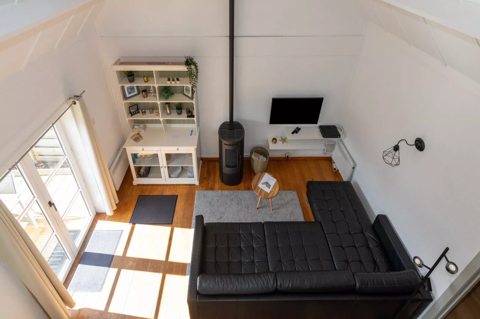 NWD114-Living room