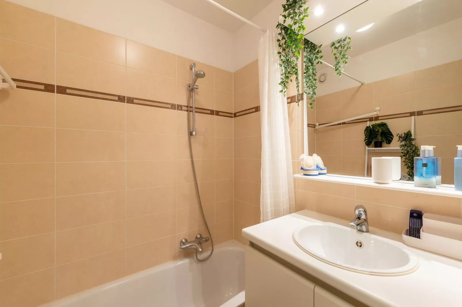 NWD40C0102-Bathroom