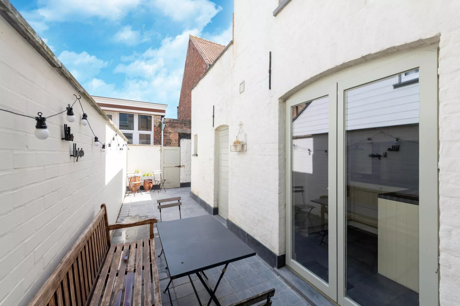 OLV 8-Terrace balcony