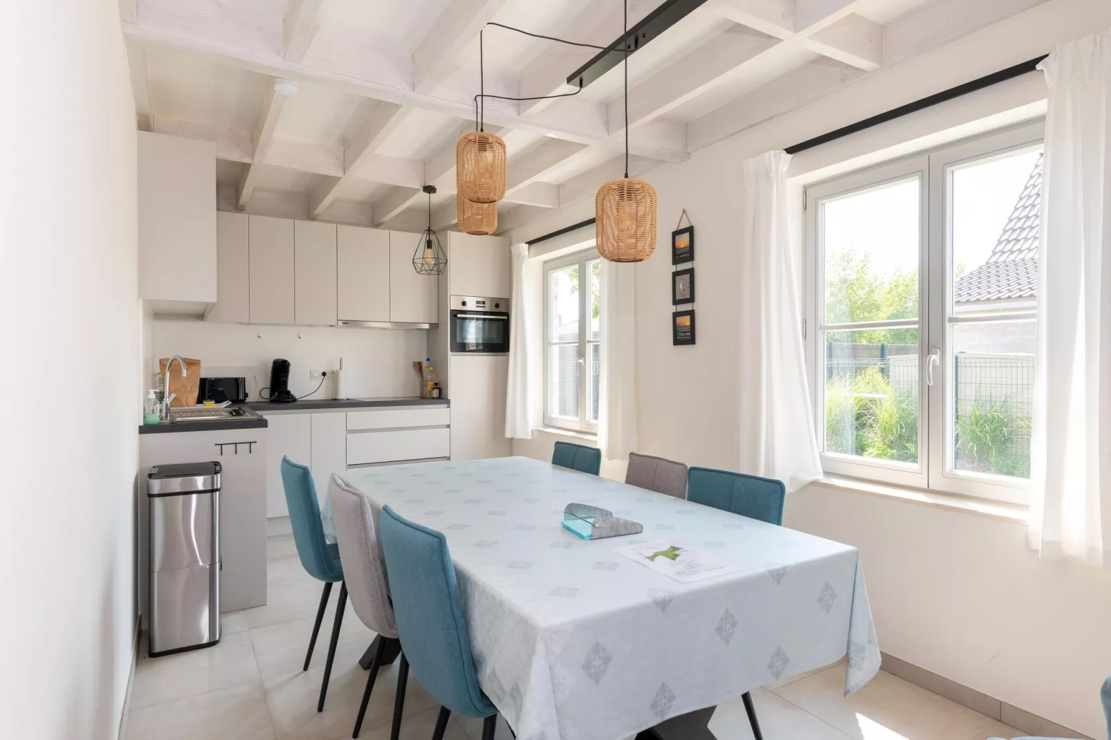 W1-Dining room