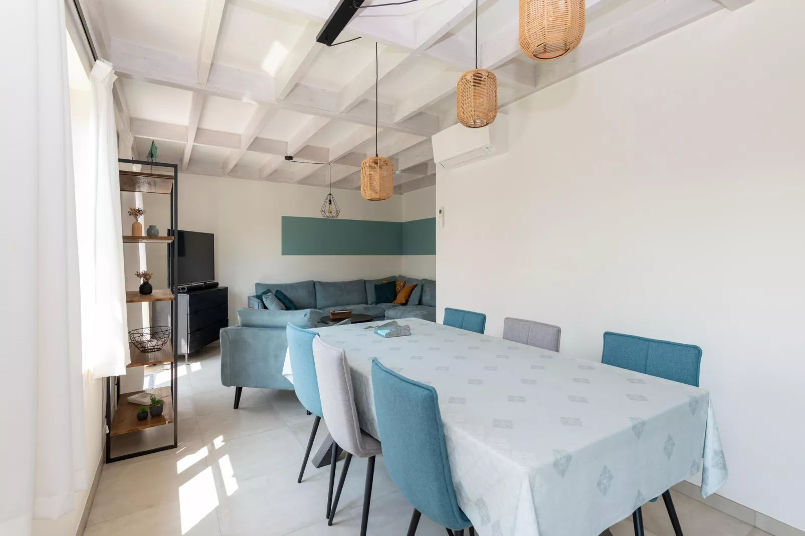 W1-Dining room