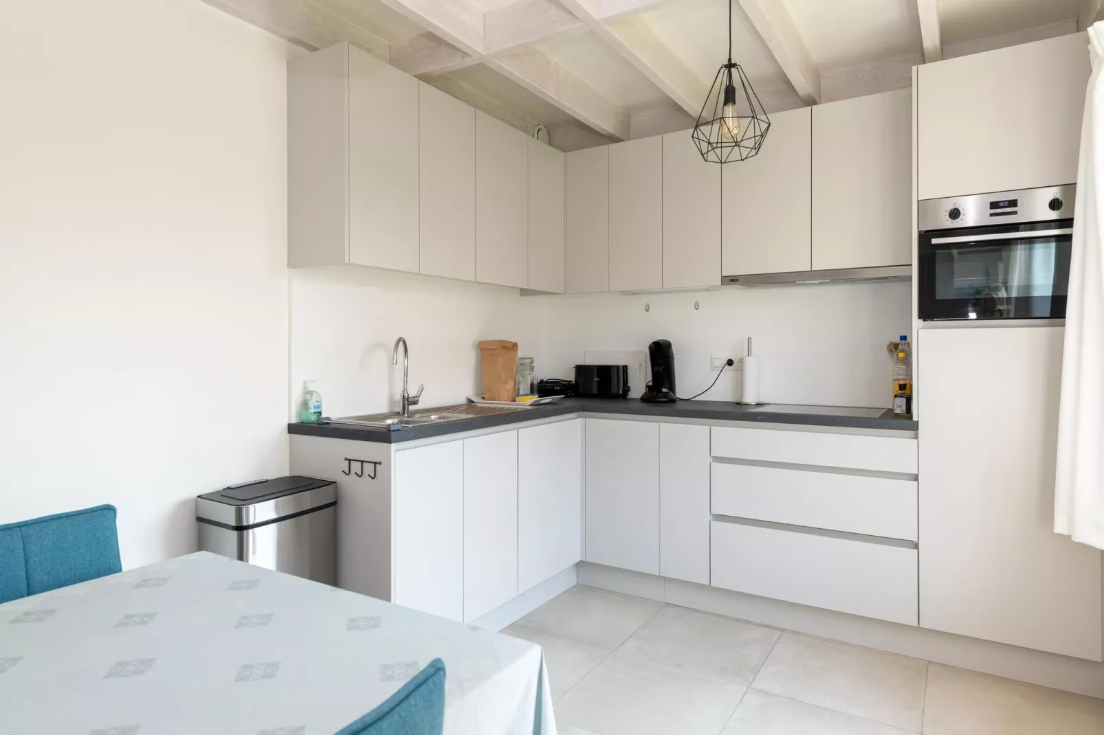 W1-Kitchen