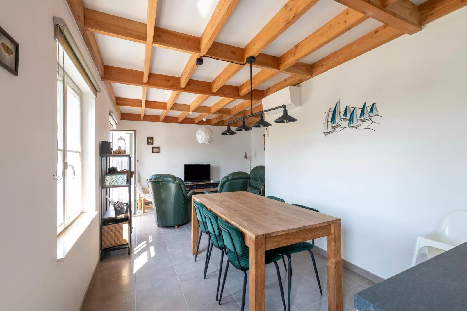 W4-Dining room