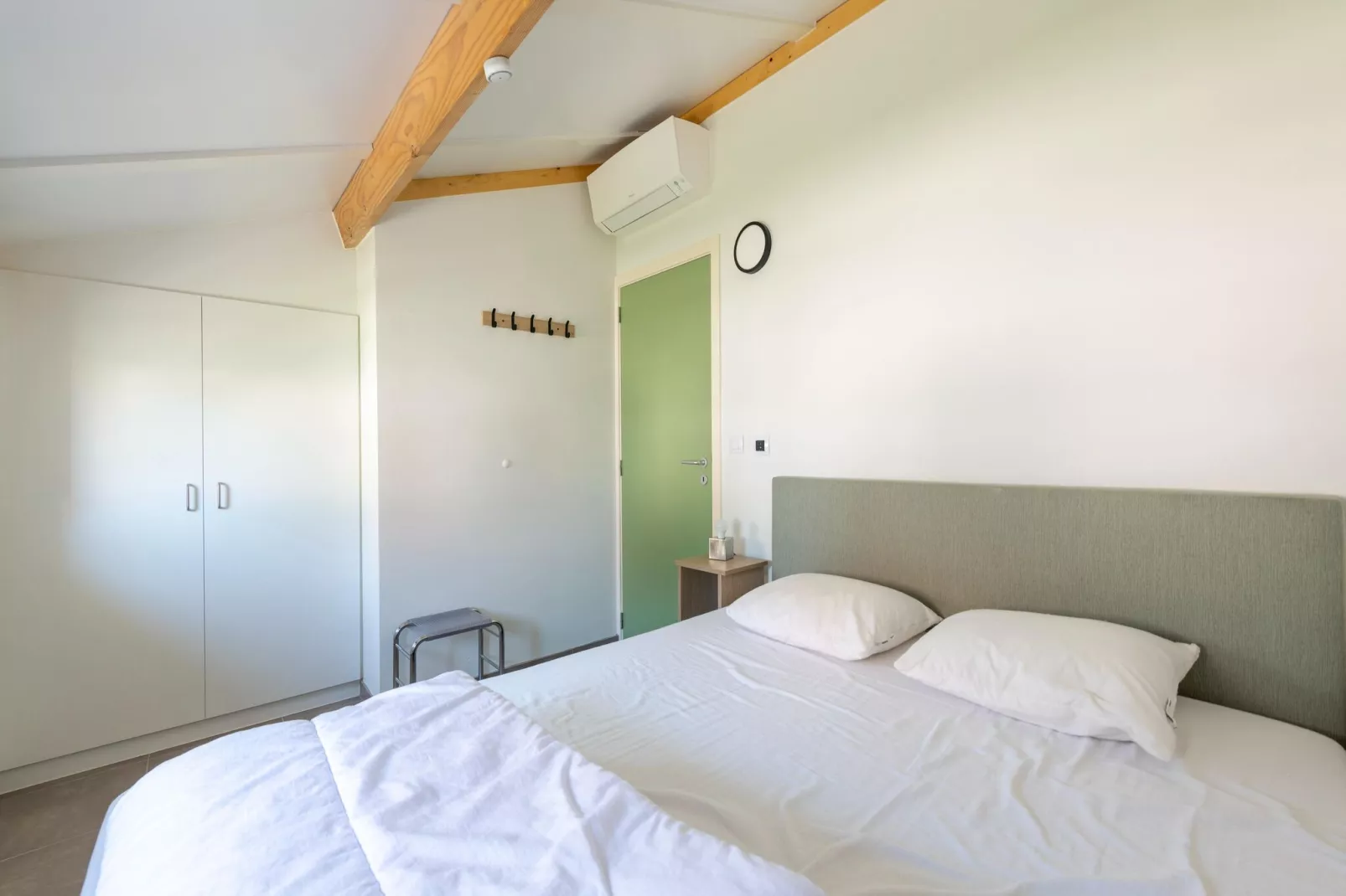 W4-Bedroom