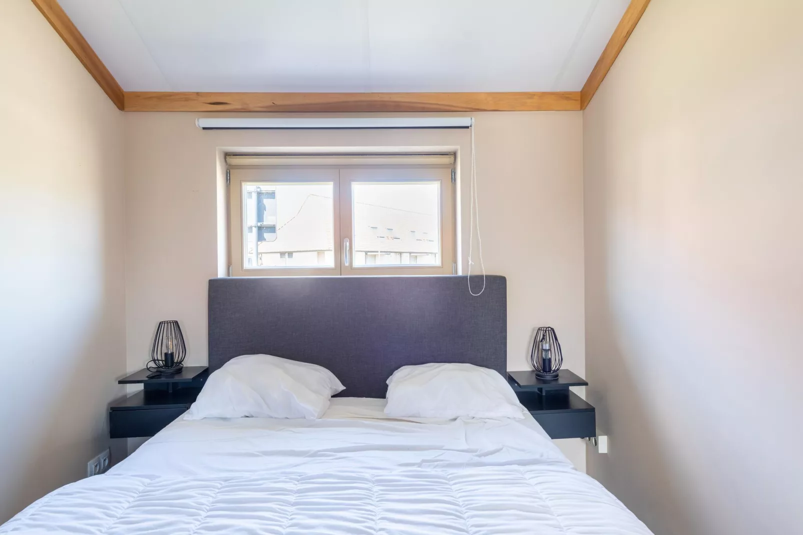 W21-Bedroom