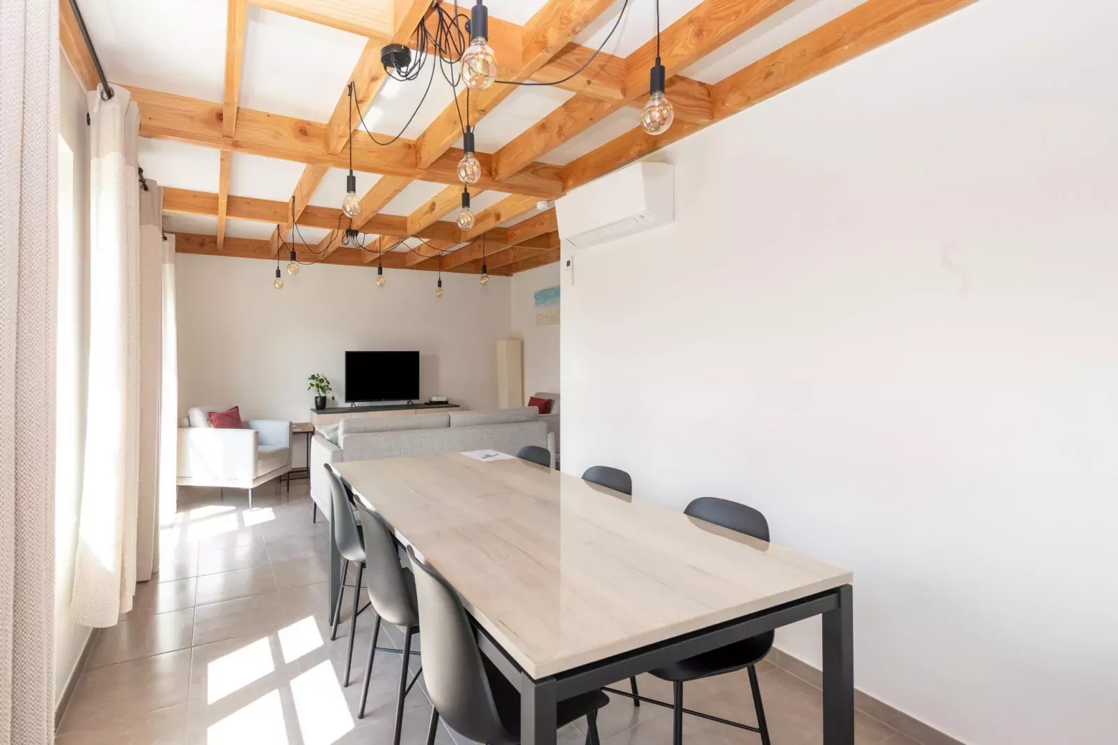 W88-Dining room